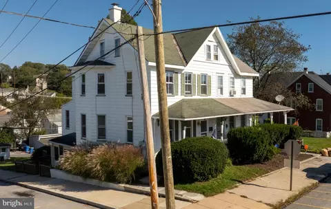443 W 2nd Ave, Parkesburg, PA 19365