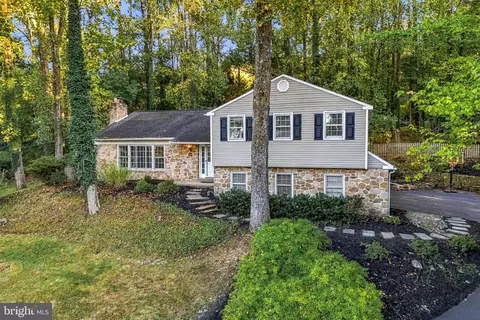 604 Hickory Ln, Berwyn, PA 19312