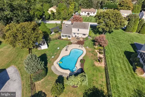 494 Rolling Dr, West Chester, PA 19380