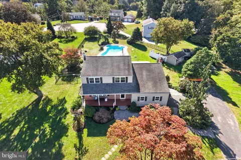 494 Rolling Dr, West Chester, PA 19380