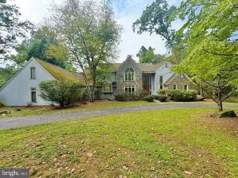 1271 Farm Rd, Berwyn, PA 19312