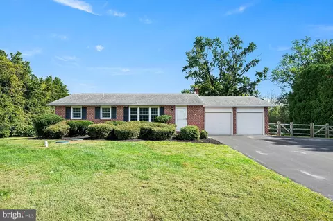 23 S Hunting Hills Dr, Landenberg, PA 19350