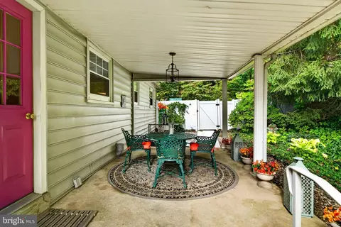 Exterior - 59 Lakeside Ave, Devon, PA 19333 photo 6 of 8