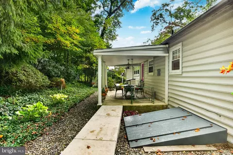 Exterior - 59 Lakeside Ave, Devon, PA 19333 photo 3 of 8