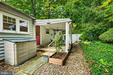 Exterior - 59 Lakeside Ave, Devon, PA 19333 photo 5 of 8