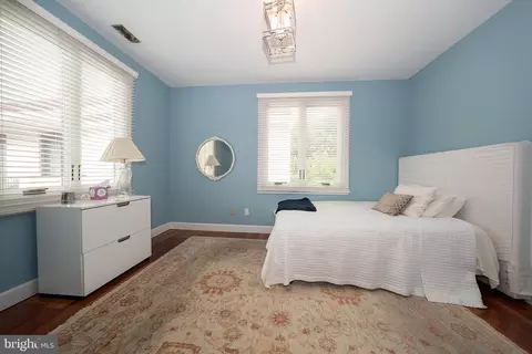 Bedroom - 17 Gevrey #17, Devon, PA 19333 photo 4 of 4