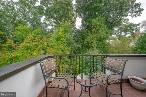 Exterior - 17 Gevrey #17, Devon, PA 19333 photo 5 of 8