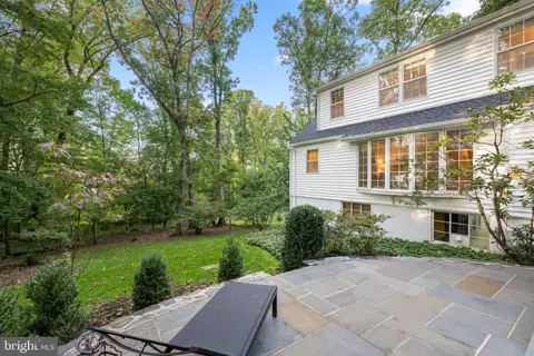 Exterior - 770 Hedges Ln, Wayne, PA 19087 photo 5 of 10