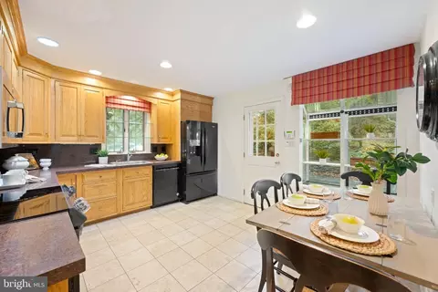 Kitchen - 770 Hedges Ln, Wayne, PA 19087 photo 2 of 2
