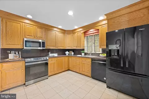 Kitchen - 770 Hedges Ln, Wayne, PA 19087 photo 1 of 2