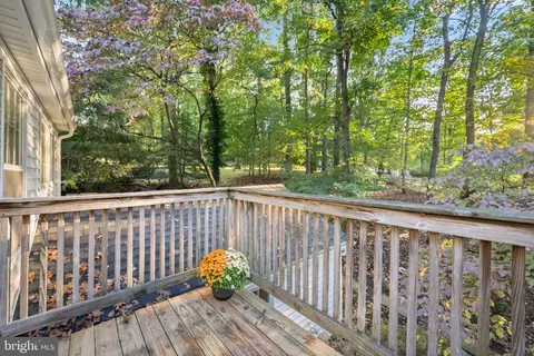 Exterior - 770 Hedges Ln, Wayne, PA 19087 photo 9 of 10