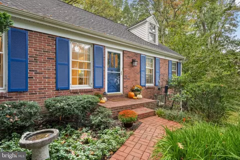 Exterior - 770 Hedges Ln, Wayne, PA 19087 photo 3 of 10