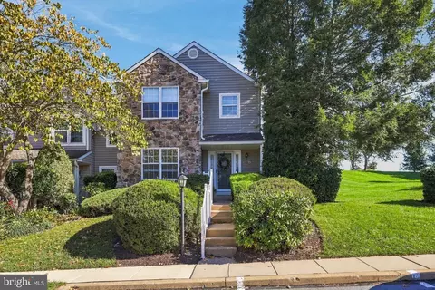 647 Shropshire Dr, West Chester, PA 19382