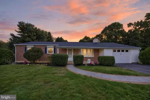 137 Martins Corner Rd, Coatesville, PA 19320