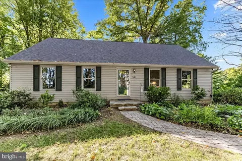 14 Woodview Rd, West Grove, PA 19390