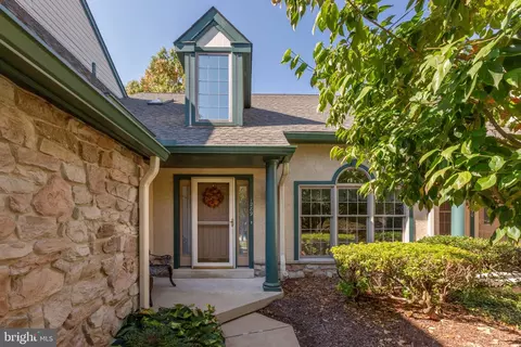 1289 Robynwood Ln, West Chester, PA 19380