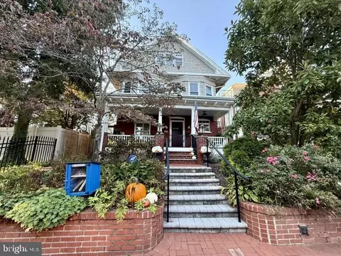 403 Dean St, West Chester, PA 19382