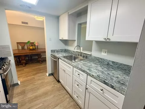 Kitchen - 443 Drummers Ln #443, Wayne, PA 19087 photo 2 of 5