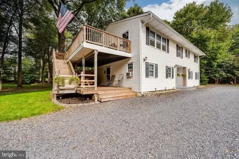 100 Warwick Rd, Elverson, PA 19520