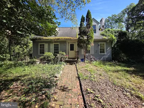 907 Springwood Dr, West Chester, PA 19382