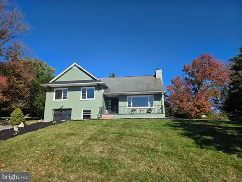 109 E Clearview Dr, Coatesville, PA 19320