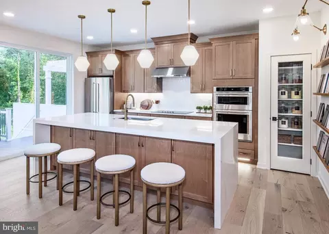 68 Grayson Ln, Downingtown, PA 19335