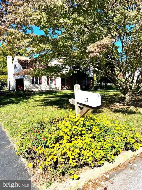 12 Rose Tree Dr, Downingtown, PA 19335