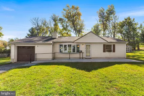 10 S Garden Cir, West Chester, PA 19382