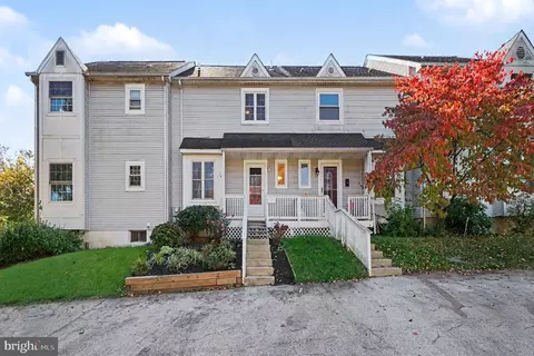16 Oak St, Phoenixville, PA 19460