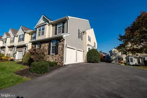 3905 Tall Oaks Ln, Newtown Square, PA 19073