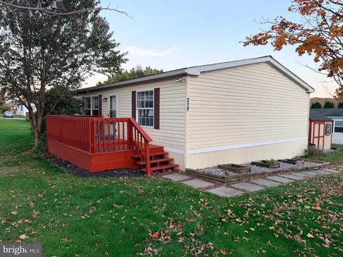 219 Deer Run Dr, Honey Brook, PA 19344