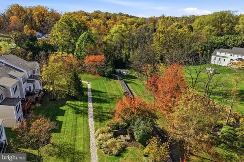 725 Mercers Mill Ln, West Chester, PA 19382