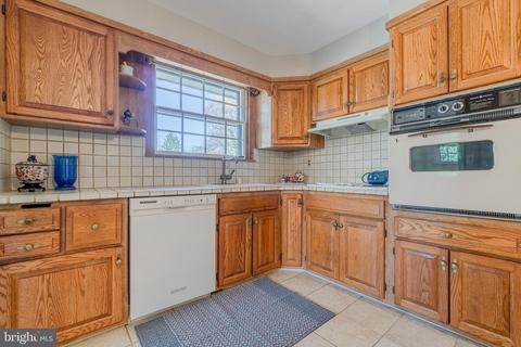 672 Wallace Dr, Wayne, PA 19087 photo 11