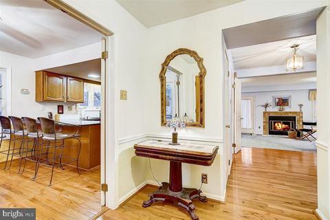 13 Treaty Dr, Chesterbrook, PA 19087 photo 3