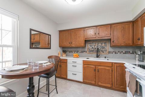 262 Valley Stream Ln, Chesterbrook, PA 19087 photo 15