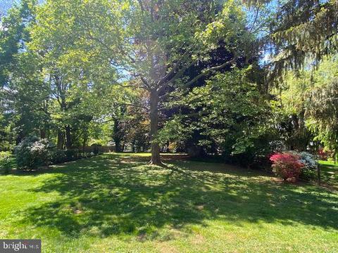 320 Old Lancaster Rd, Devon, PA 19333 photo 11
