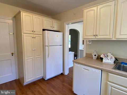 320 Old Lancaster Rd, Devon, PA 19333 photo 9