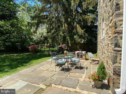320 Old Lancaster Rd, Devon, PA 19333 photo 12