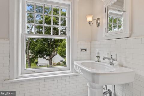 324 S Waterloo Rd, Devon, PA 19333 photo 44