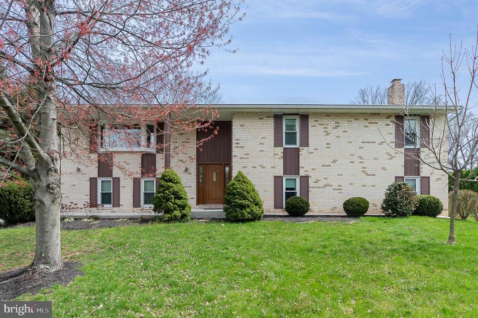 1424 Regency Cir, Harrisburg, PA 17110 31 Photos MLS PADA2011386