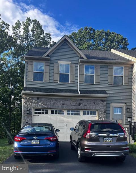 4327 Secretariat St, Harrisburg, PA 17112