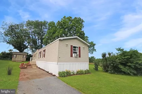 30 Oak Knoll Est # a, Elizabethtown, PA 17022