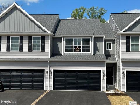183 Sage Blvd, Middletown, PA 17057