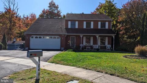 3704 Woodridge Dr, Harrisburg, PA 17110