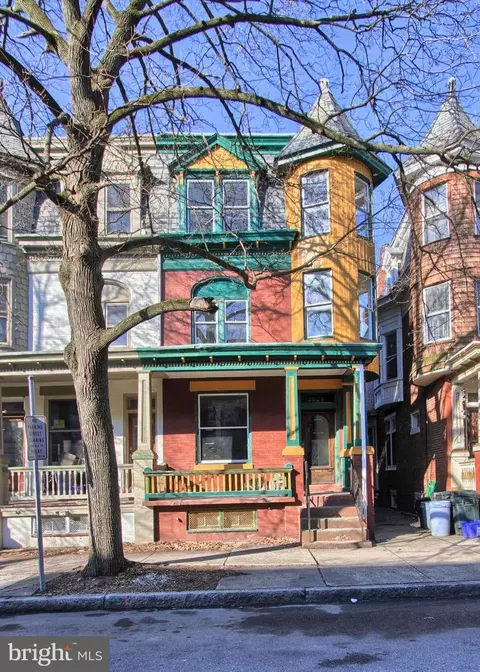 2038 Green St, Harrisburg, PA 17102