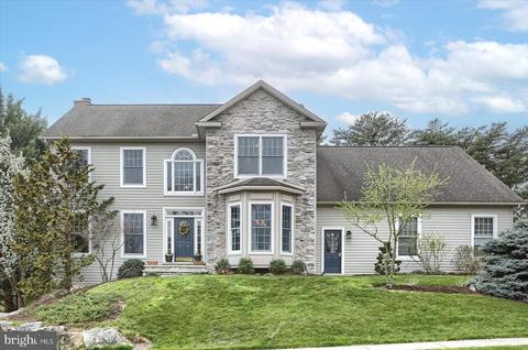 2069 Doral Dr, Harrisburg, PA 17112