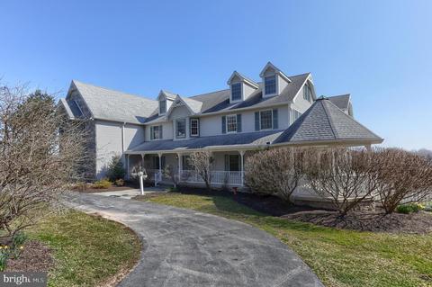 135 Autumnwood Dr, Middletown, PA 17057