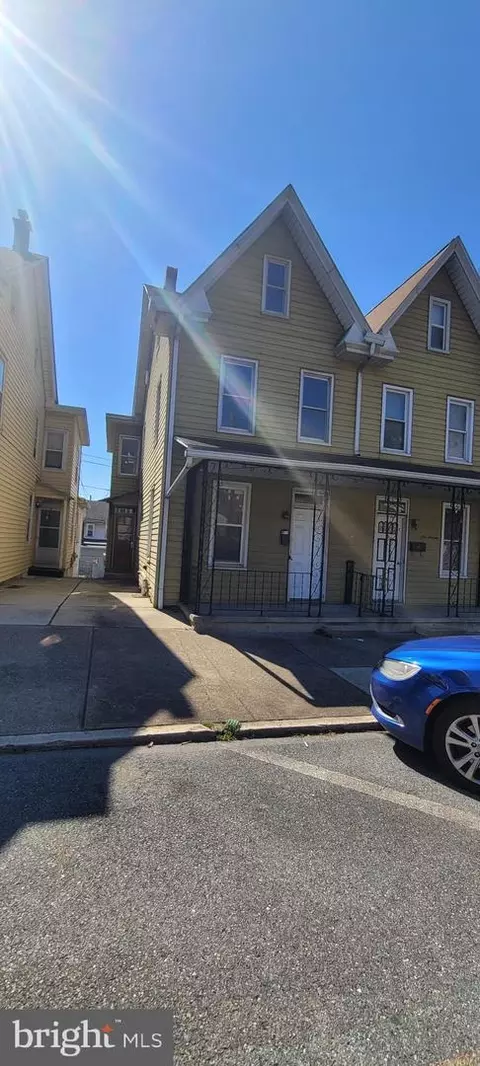 618 S 2nd St, Steelton, PA 17113