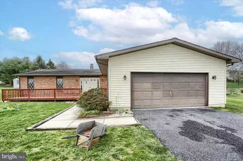 1420 Candlewycke Dr, Middletown, PA 17057