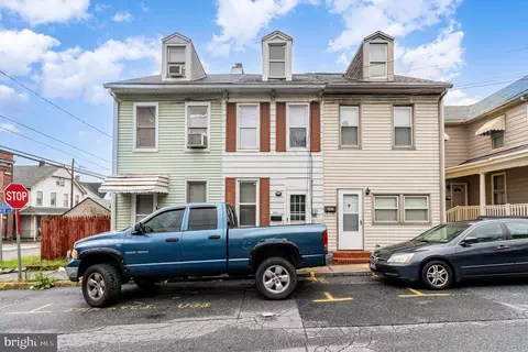 305 Bessemer St, Steelton, PA 17113